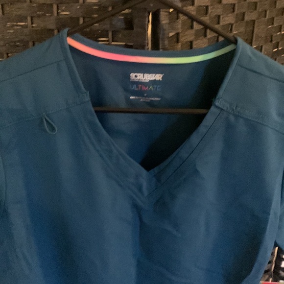 NWT Scrubstar scrub top. Navy blue. Size medium. - Picture 2 of 3